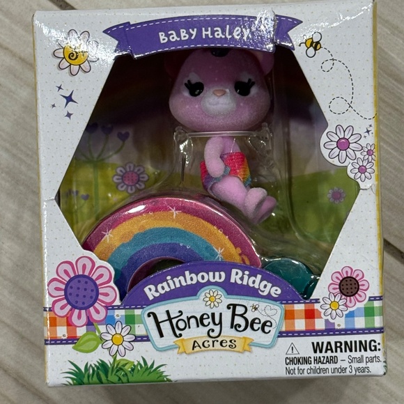 Honey Bee Acres Set of 5 Dollhouse Figurines Nico Haley Benji Ollie Lila New - Picture 6 of 12